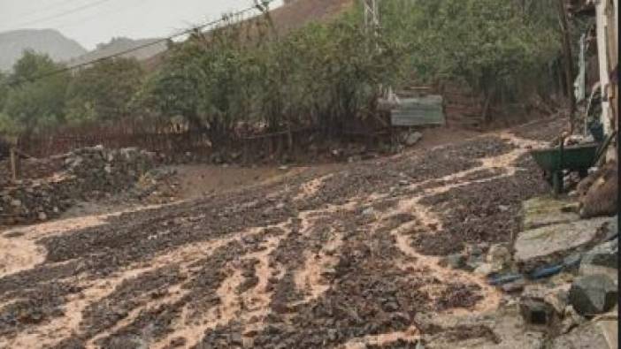 Elazığ’da sel vurdu geçti