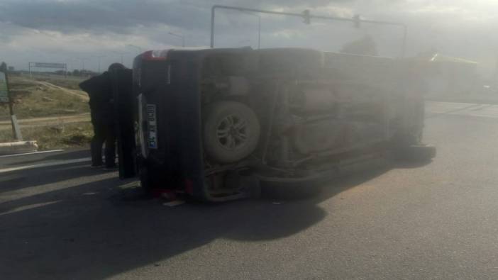 Karşı şeride geçen tır otomobili biçti: 1 ölü