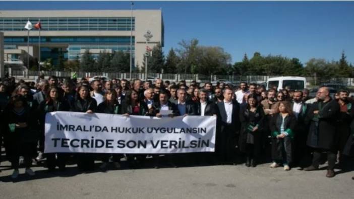 AYM önünde terörist başı Öcalan’a özgürlük istediler. Avukatlardan skandal eylem