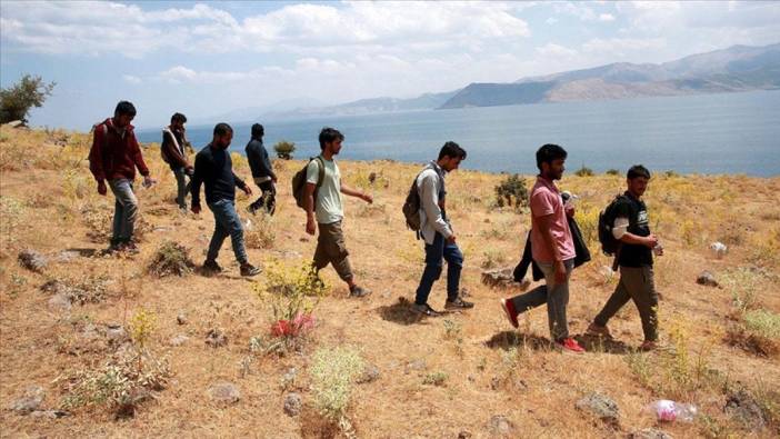 Türkiye'ye yeni göç dalgası kapıda! 100 bin kişi harekete geçti