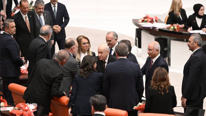 Devlet Bahçeli tokalaştığına pişman olacak! DEM Parti'den o ana ilginç yorum