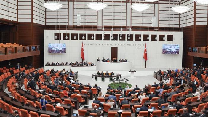 AKP'li eski bakan yeni parti kuruyor! Meclis kulisleri bu haberle çalkalanıyor