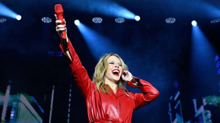 Kylie Minogue küllerinden doğdu