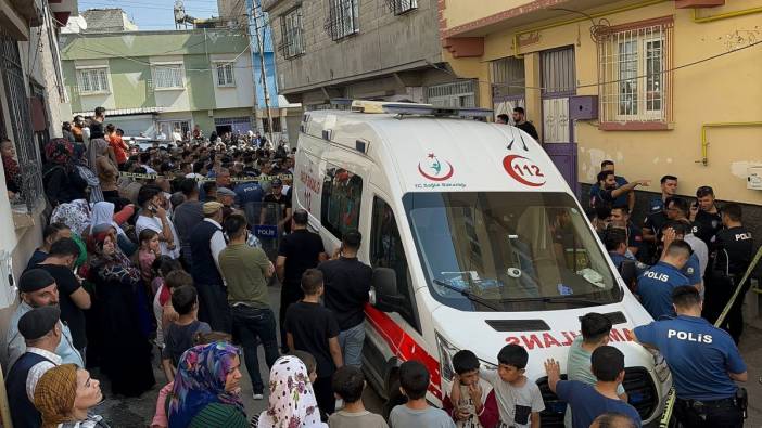 Karısını ve 4 çocuğunu öldürüp canına kıydı. Berber cinnet getirdi