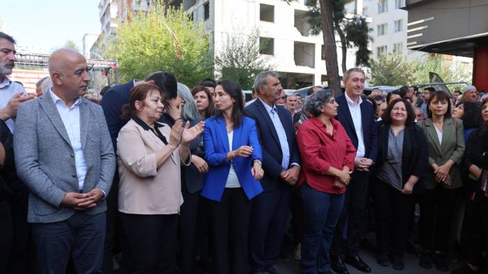 Diyarbakır’da terör propagandası yapan 6 kişi gözaltına alındı. PKK ve teröristbaşı Öcalan lehine sloganlar atıldı