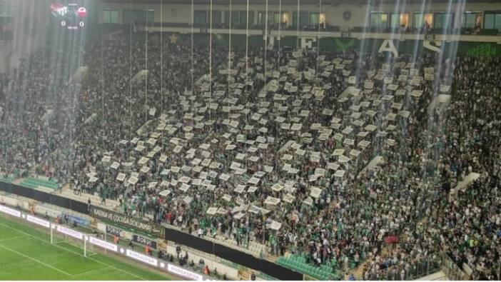 Bursaspor yine kapalı gişe. Taraftarlardan anlamlı pankart