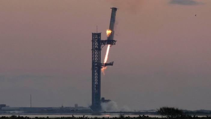 SpaceX'in test uçuşunda tarihi başarı