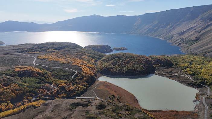 Türkiye’nin en büyük krater gölü Nemrut’ta sonbahar şöleni