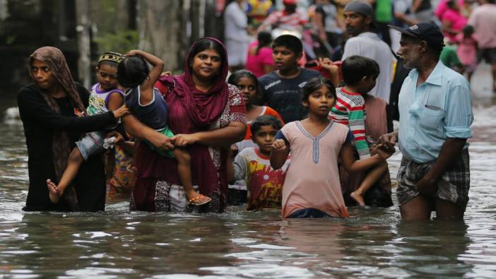 Sel felaketi Sri Lanka'da hayatı felç etti