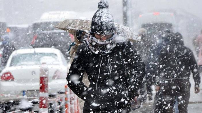 Meteoroloji 13 ili uyardı! Kar yağışı, soğuk, fırtına, sağanak... Sıcaklıklar 12 derece birden düşecek