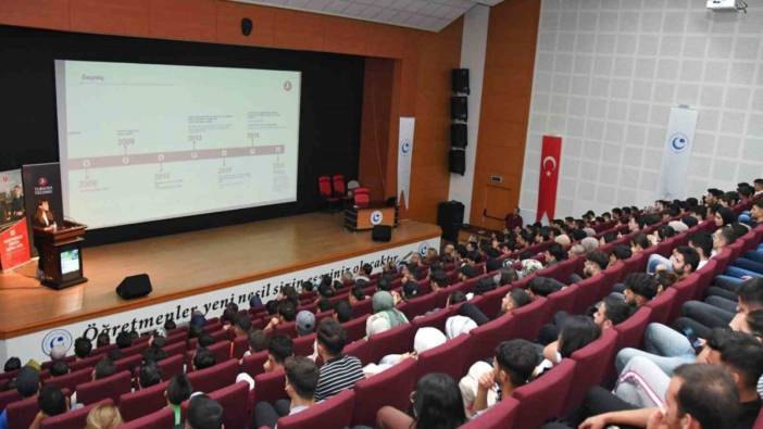 Üniversitede ’Uçuş ve Ötesi’ başlıklı söyleşi programı düzenlendi