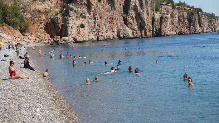 Antalya’nın sabahı kış öğleni yaz oldu tatilciler neye uğradığını şaşırdı