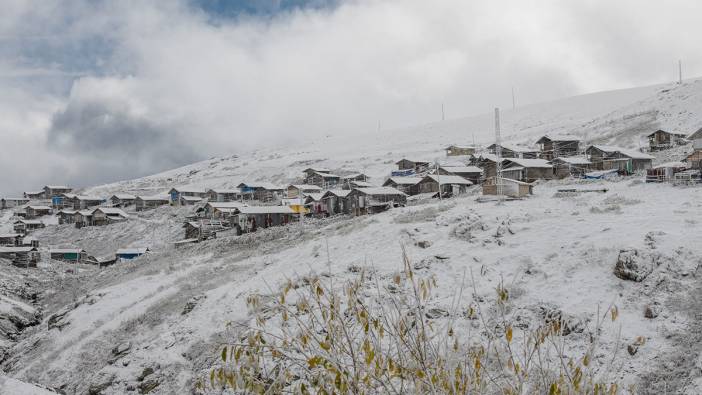 Artvin'de kardan kapanan köy yolları yeniden ulaşıma açıldı