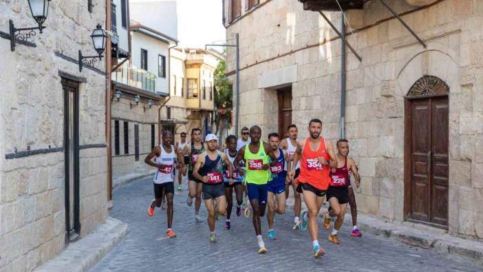 16. Uluslararası Tarsus Yarı Maratonu koşuldu