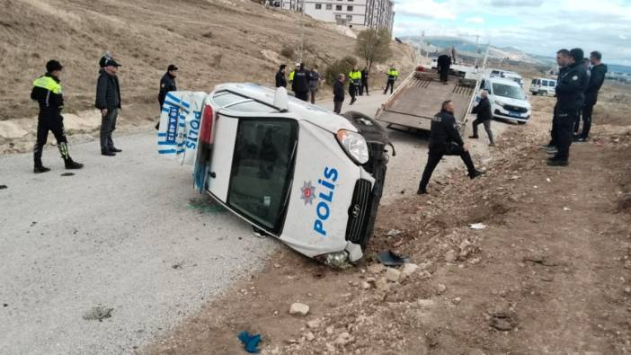 ‘Dur’ ihtarına uymayan sürücüyü takip eden polis otosu takla attı: 2 polis yaralı