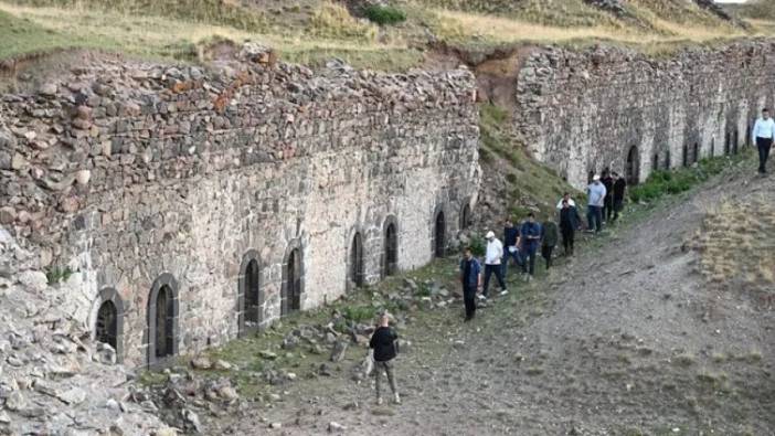 Erzurum Müftülüğü, ecdat yadigarlarını temizledi