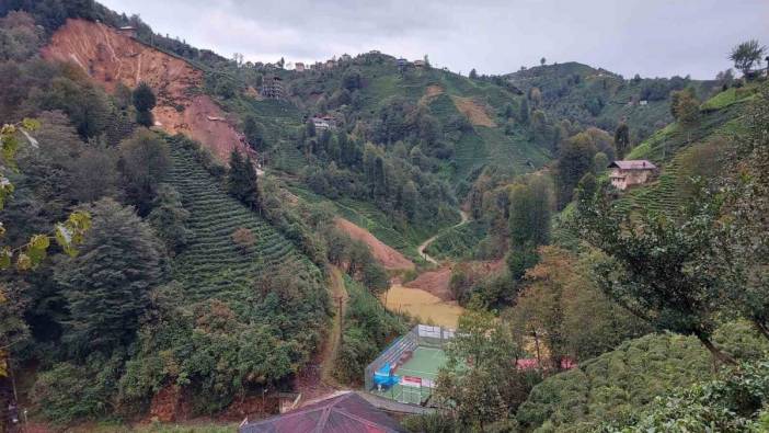 Rize Çayeli'nde heyelan