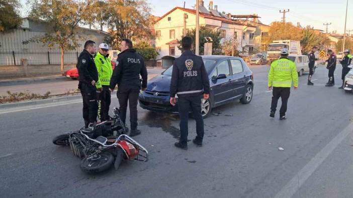 Otomobille çarpışan elektrikli bisiklet sürücüsü yaralandı