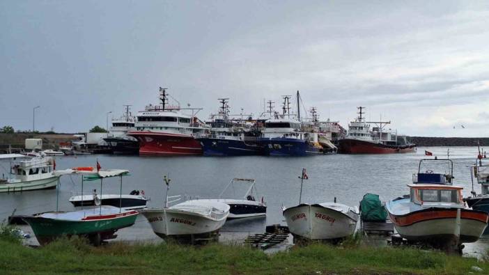 Balıkçı tekneleri limanlara sığındı