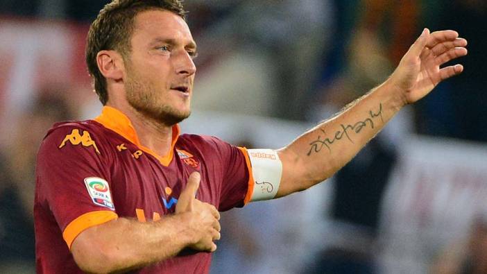 Totti futbola dönebileceğini açıkladı: Bu çılgınlığı yapabilirim!