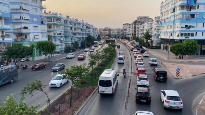 Antalya motorlu kara taşıtı sayısında 1,5 milyonu aştı