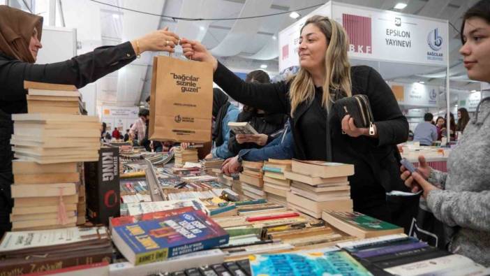 Bağcılarlılar festival tadında bir kitap fuarı geçiriyor