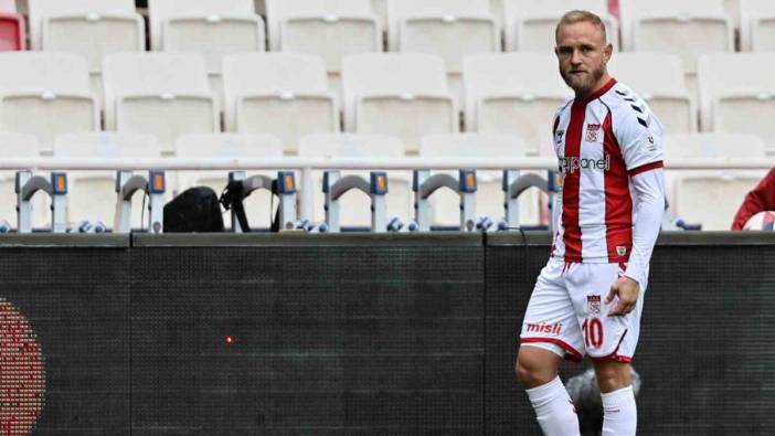 Sivasspor’da sakatlık şoku! Alex Pritchard'ın sağ arka adalesinde yırtık tespit edildi