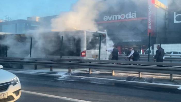 Metrobüste yangın paniği