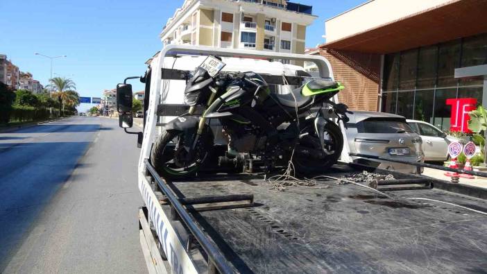 Alanya'da Akaryakıt tankeri motosiklete çarptı