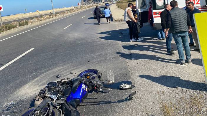 TIR ile çarpışan motosiklet hurdaya döndü