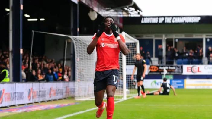 Luton yönetimi Adebayo’ya yapılan ırkçı saldırıyı kınandı