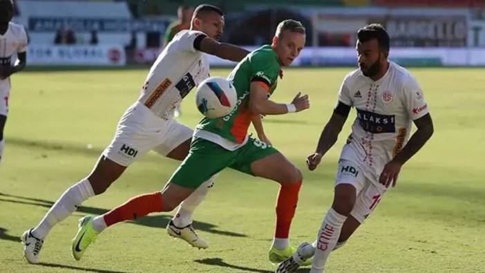 Antalya derbisinin kazananı Antalyaspor. Alanyaspor'u 2-1 mağlup ettiler