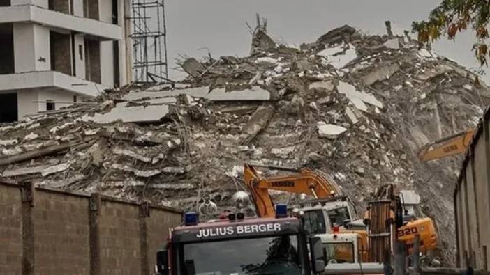 Nijerya'da 3 katlı binanın çöktü! Ölüler var