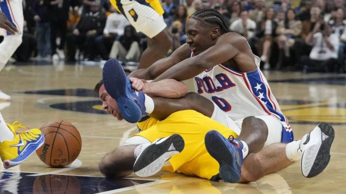 Nefes kesen maçta Philadelphia 76ers, Indiana Pacers'ı mağlup etti