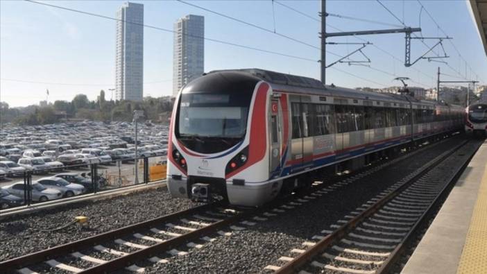 Cumhuriyet Bayramı'nda bakanlığın tren ve metroları ücretsiz