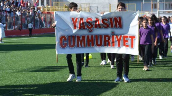 Ayvalık’ta Cumhuriyetin 101. yıl coşkusu!