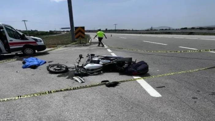 Denizli'de yola dökülen yağı fark etmeyen motosiklet sürücüsü ölümden döndü