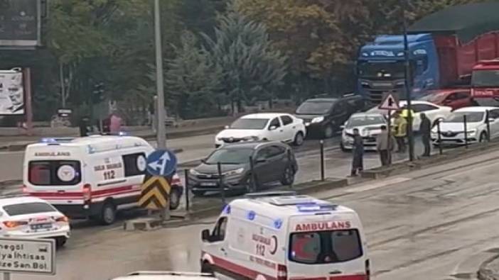 Bursa İnegöl'de 2 otomobil çarpıştı!