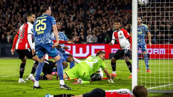 Ajax, Feyenoord'un yenilmezlik serisini sonlandırdı