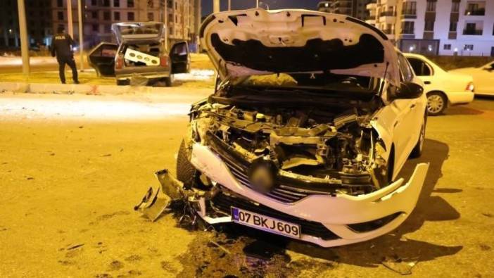 Aksaray’da feci kaza: 2’si çocuk 7 yaralı