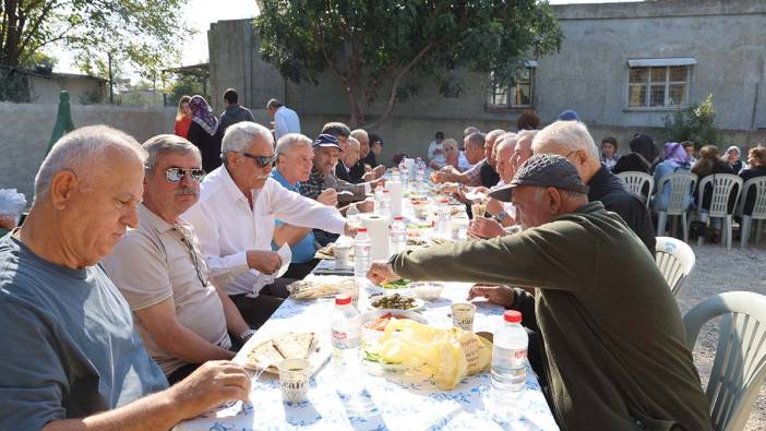 Afyonkarahisar’daki okuldan mezun oldular: 40 yıl sonra Adana’da buluştular