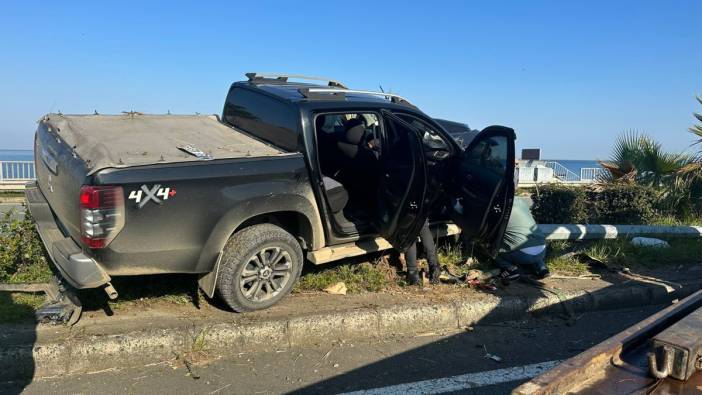 Kontrolden çıktı direğe çarptı: Olayda 2 kişi yaralandı