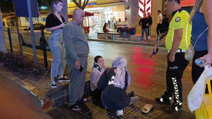 Yaya geçidinde yol verilen kadına motosiklet çarpıp kaçtı