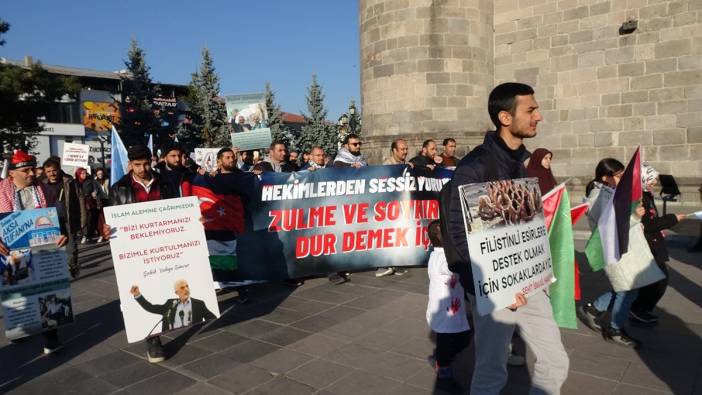 Sağlık çalışanlarının Gazze yürüyüşü