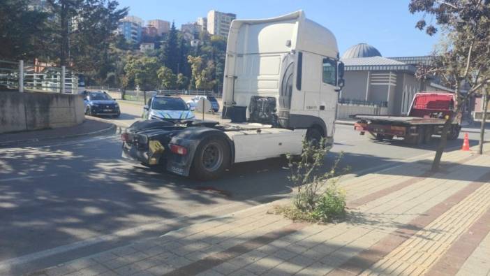 Bursa'da telefonla oynadığı sırada TIR'ın çarptığı yaya ağır yaralandı