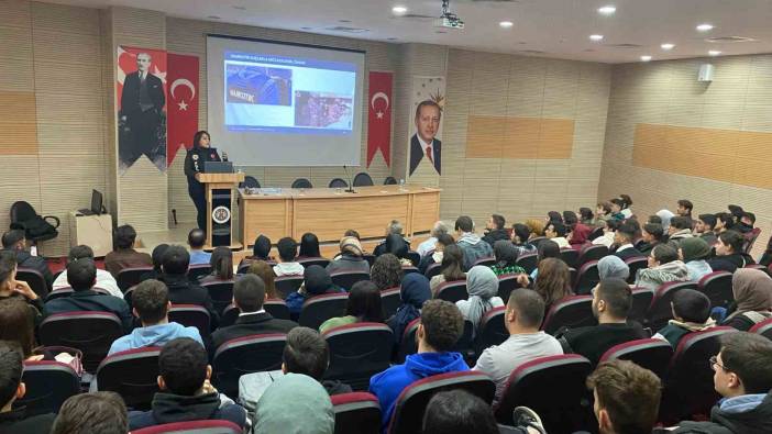 Erzurum'da polisten narko bilgilendirme eğitimi