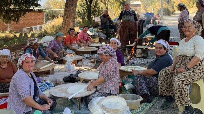 Yağmur yağması için ekmek pişirip dağıttılar