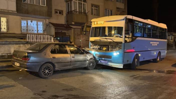 Erzurum’da özel halk otobüsüne çarpan sürücü yaralandı