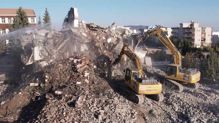 Asrın felaketi Adıyaman'da binaların yıkımına başlandı