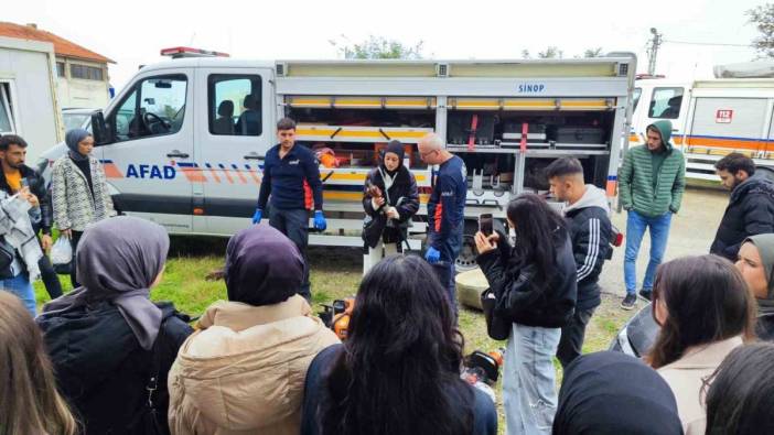 Sinop'da öğrencilere afet ve acil durumlar hakkında eğitim verildi